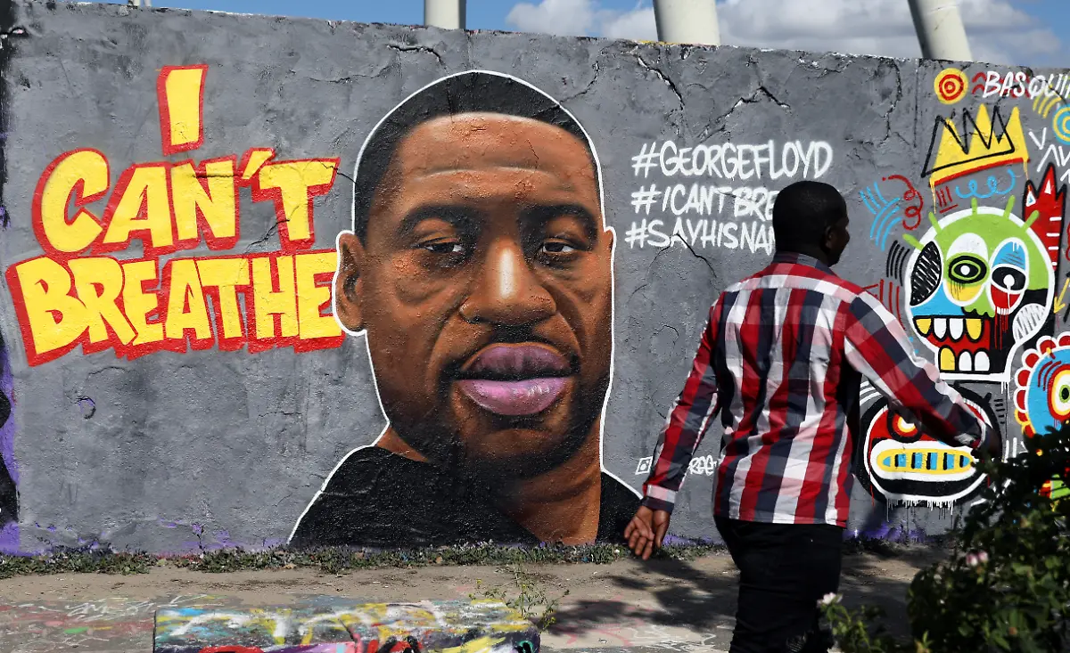 2020-05-30T144050Z-2070670279-RC22ZG9XBGLC-RTRMADP-3-GERMANY-PROTESTS