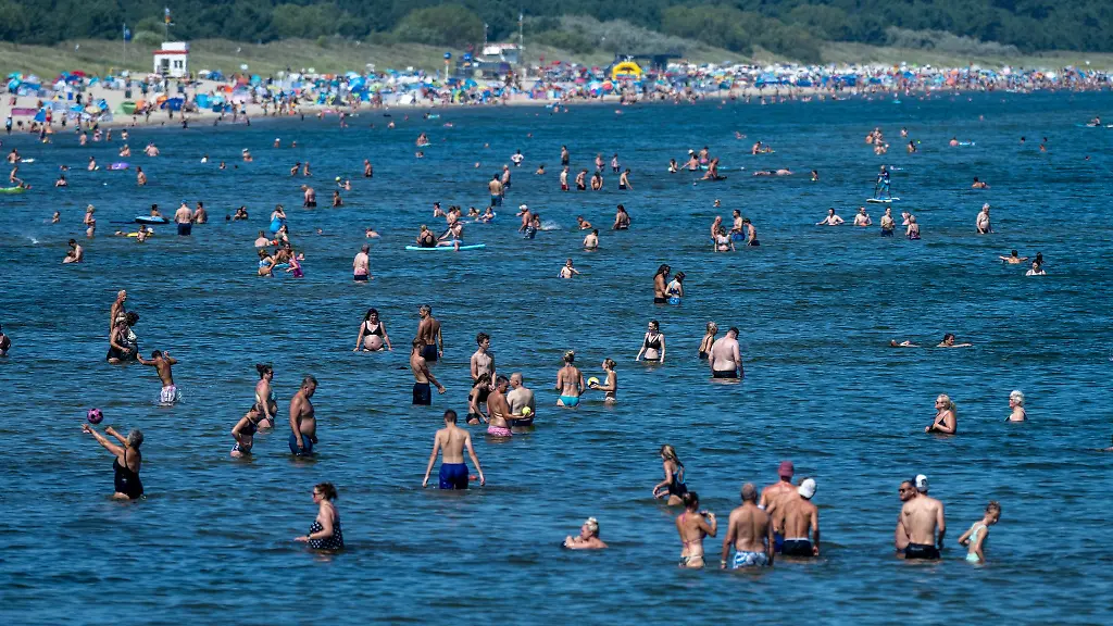 Die-Abkuehlung-im-Wasser-kann-im-Sommer-auch-zur-Gefahr-werden