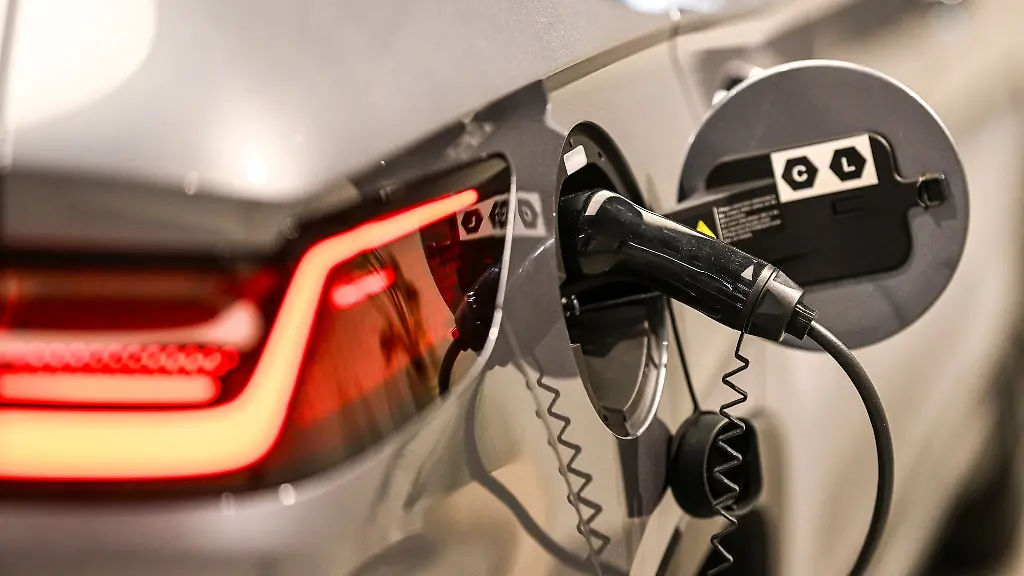 Dank-einer-Foerderung-des-Bundes-steigt-die-Nachfrage-nach-E-Autos-derzeit-stark-an