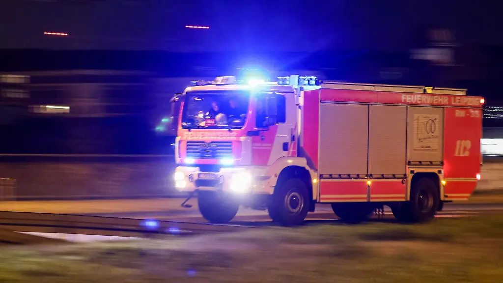 Die-Feuerwehr-loeschte-die-Flammen