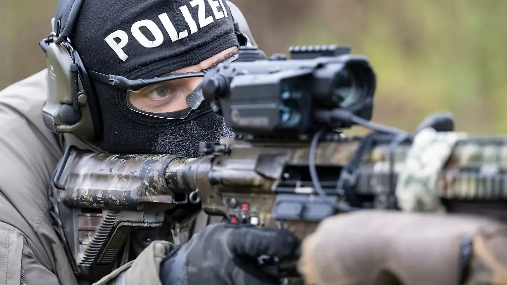 Innenminister-Schwickert-sieht-Rheinland-Pfalz-fuer-Drohnenangriffe-gut-aufgestellt