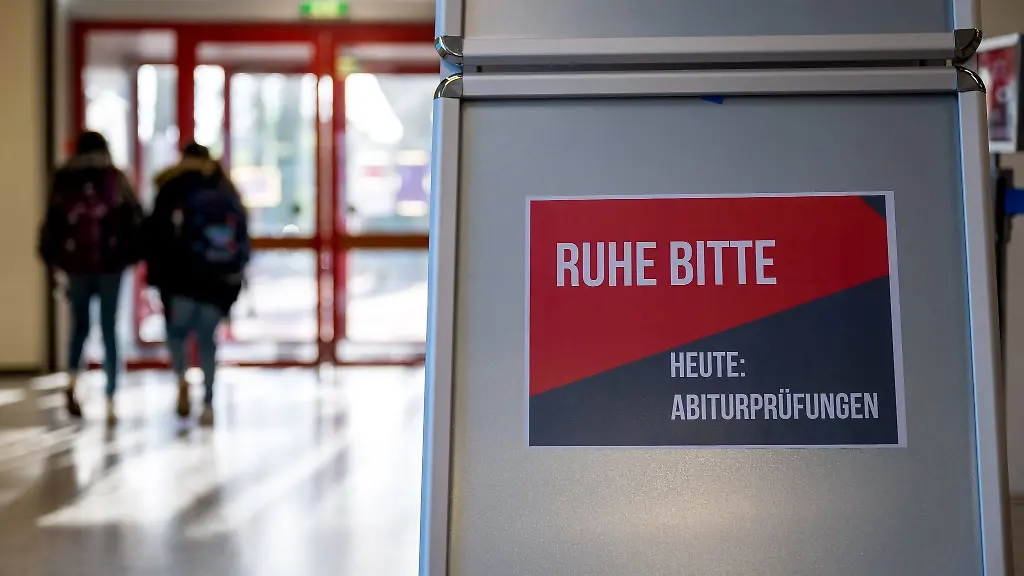 Rund-95-Prozent-der-saechsischen-Schuelerinnen-und-Schueler-haben-ihre-Abschlusspruefungen-bestanden
