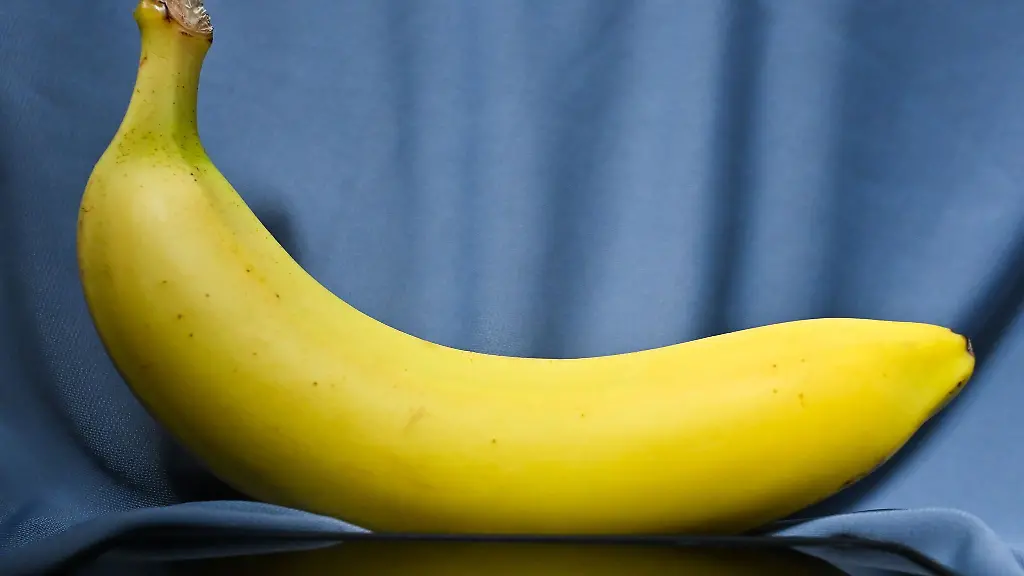 Ein-Mann-hat-in-einem-Supermarkt-nach-Bananen-gegriffen-und-dann-einen-Schmerz-gespuert