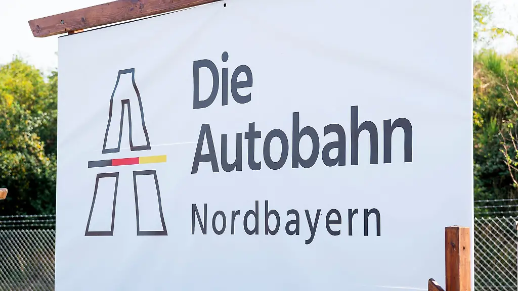 Die-Anschlussstelle-Wendelstein-der-Autobahn-73-bleibt-in-der-Nacht-zu-Sonntag-gesperrt-weil-Bauarbeiten-an-einer-Bruecke-erfolgen-Archivbild