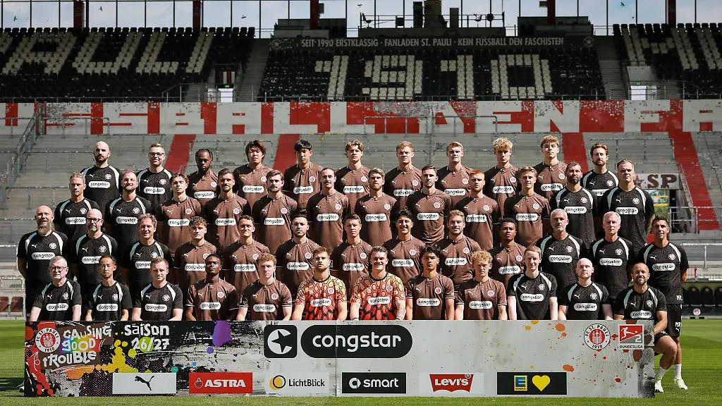 Neuanfang-in-Liga-2-Die-Mannschaft-des-FC-St-Pauli