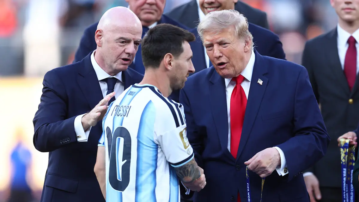 New-Jersey-USA-19th-July-2026-Lionel-Messi-of-Argentina-shakes-hand-with-Gianni-Infantino-president-of-FIFA-and-Donald-Trump-president-of-the-United-States-of-America-while-collecting-his-silver-medal-after-the-Spain-vs-Argentina-FIFA-World-Cup-WM-Weltmeisterschaft-Fussball-final-match-at-the-Metlife-Stadium-New-Jersey-Picture-credit-should-read-Paul-Terry-Sportimage-EDITORIAL-USE-ONLY-No-use-with-unauthorised-audio-video-data-fixture-lists-club-league-logos-or-live-services-Online-in-match-use-limited-to-120-images-no-video-emulation-No-use-in-betting-games-or-single-club-league-player-publications