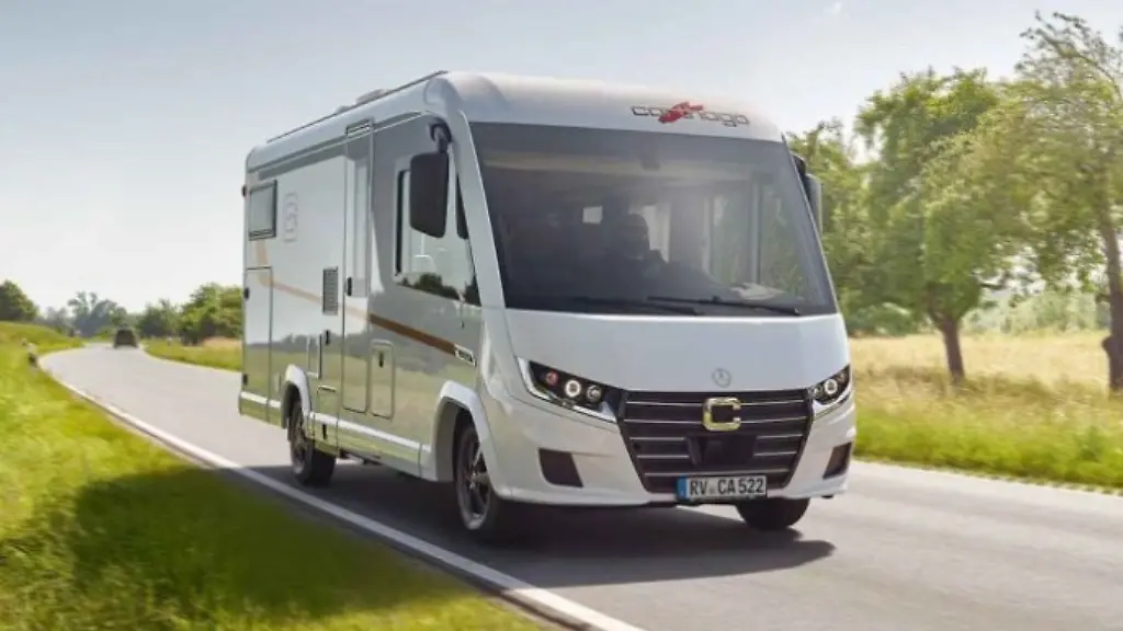 Carthago-Hersteller-von-noblen-Reisemobilen-mit-kryptischen-Modellbezeichnungen-ergaenzt-seinen-C2-Tourer-um-einen-neuen-Grundriss-mit-Lounge-Sitzgruppe