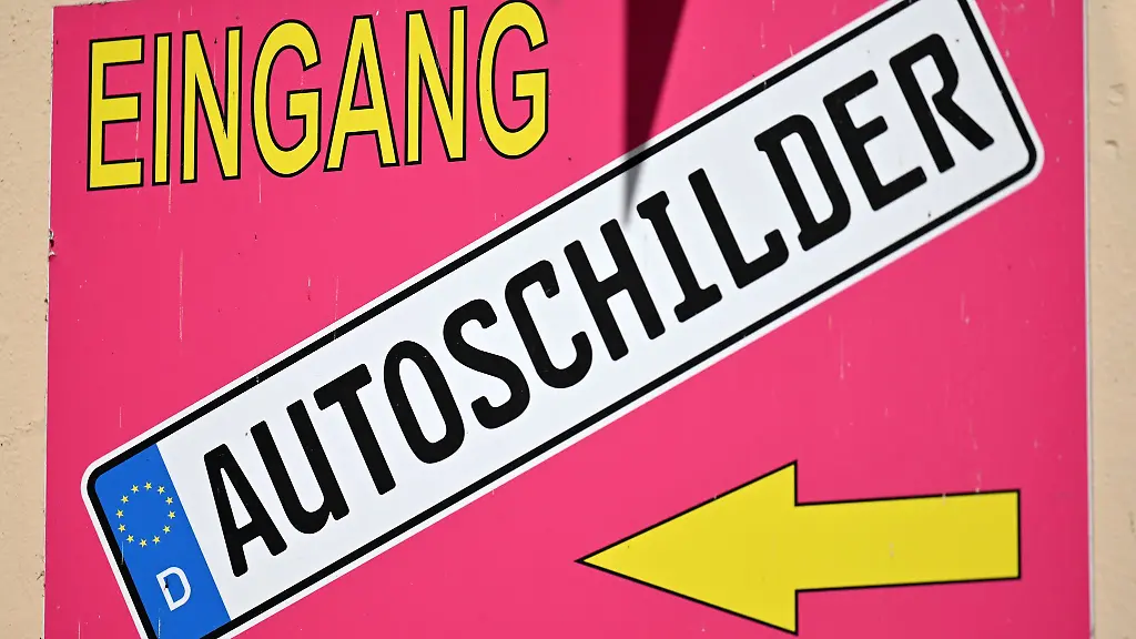 Deutschlandweit-sind-der-Studie-zufolge-mehr-als-sieben-Millionen-Fahrzeuge-mit-Altkennzeichen-unterwegs
