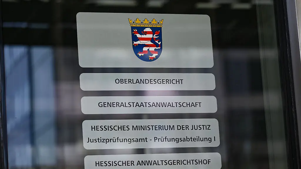 Die-Generalstaatsanwaltschaft-hat-mehrere-Betrueger-in-Bukarest-festnehmen-lassen