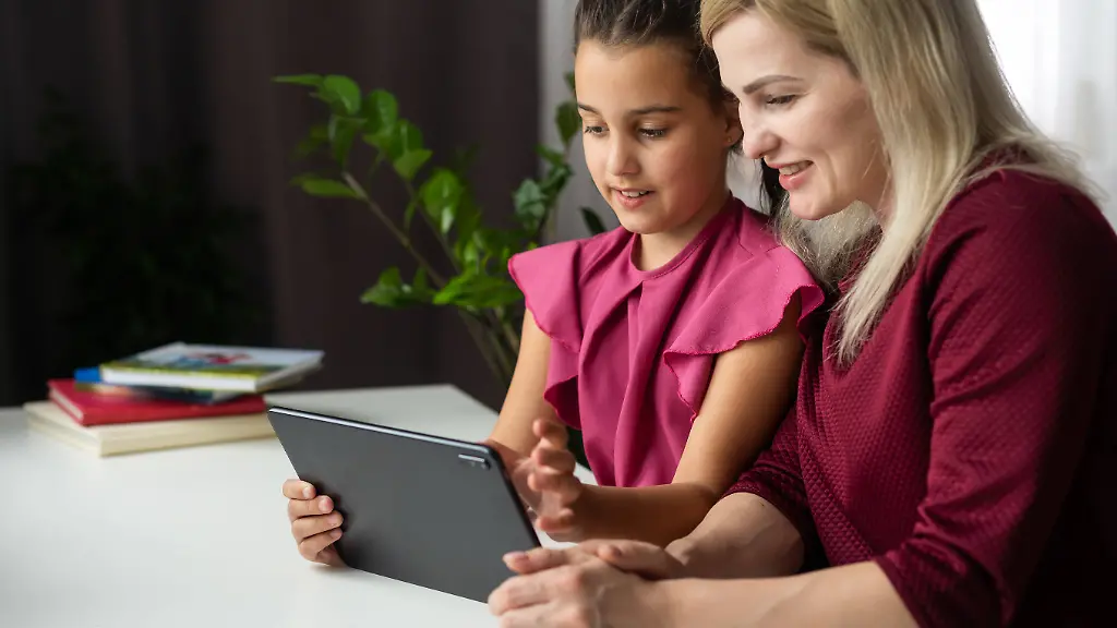 Eine-lange-Akkulaufzeit-und-genuegend-Leistung-sind-wichtig-fuer-Schul-Tablets