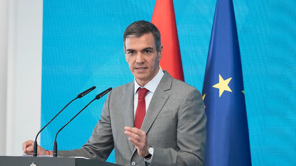 Prime-Minister-Pedro-Sanchez-during-the-press-conference-reviewed-the-political-year-before-the-summer-recess-and-presented-the-periodic-accountability-report-Cumplindo-at-the-Moncloa-Complex-on-28-July-2016-in-Madrid-Spain-Photo-by-Oscar-Gonzalez-Sipa-USA
