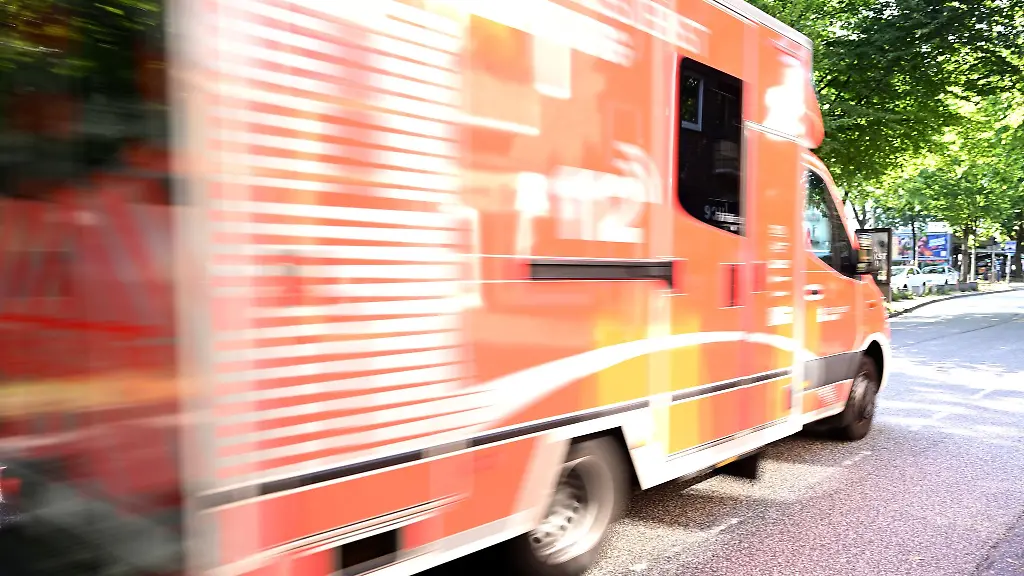 Ein-33-Jaehriger-ist-in-Hamburg-zwei-Tage-nach-seines-Ingewahrsamnahme-durch-Polizisten-im-Krankenhaus-gestorben