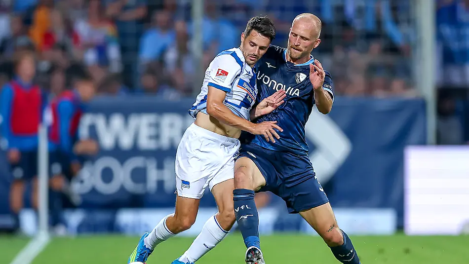 08-07-2026-Fussball-VfL-Bochum-Hertha-BSC-2-Fussball-Bundesliga-1-Spieltag-Vonovia-Ruhrstadion-Saison-2026-2027-Josip-Brekalo-Hertha-BSC-07-im-Zweikampf-gegen-Philipp-Hofmann-VfL-Bochum-33-DFB-regulations-prohibit-any-use-of-photographs-as-image-sequences-and-or-quasi-video