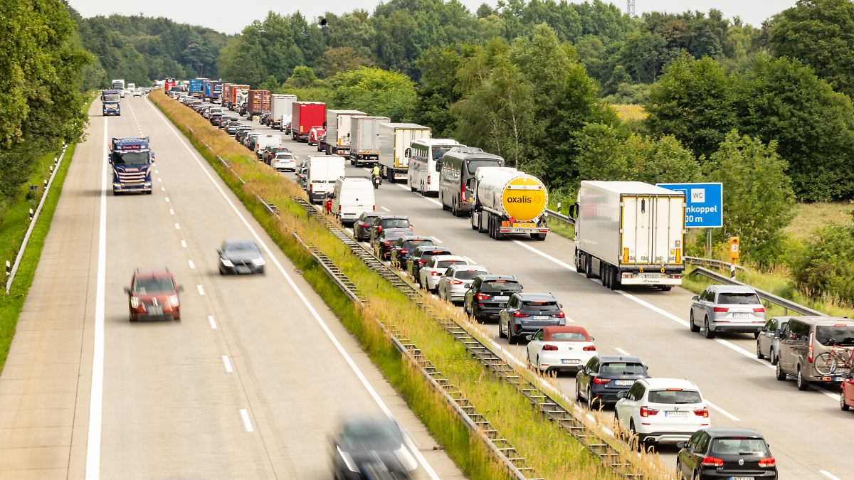 Due to low water levels: First German states suspend Sunday driving ban ...