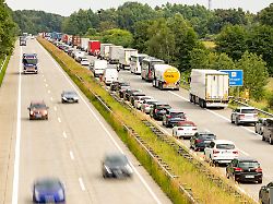 Wegen Niedrigwasser: Erste Bundesländer setzen Sonntagsfahrverbot für Lkw aus