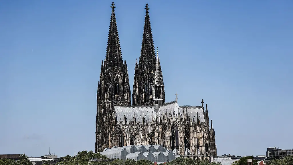 Seit-dem-1-Juli-kostet-der-Koelner-Dom-Eintritt