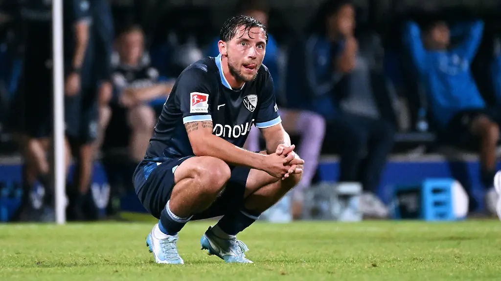 Bochum-Germany-2-Bundesliga-Matchday-1-Vonovia-Ruhrstadion-Bochum-VfL-Bochum-vs-Hertha-BSC-Berlin-0-1-Maximilian-Wittek-BOC-disappointed-after-the-match-Disappointment-Frustration-Action-Bochum-Germany-2-Bundesliga-Matchday-1-Vonovia-Ruhrstadion-Bochum-VfL-Bochum-vs