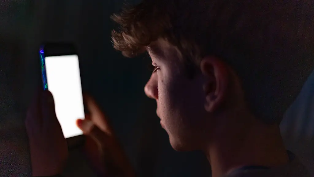 BATH-UNITED-KINGDOM-DECEMBER-23-In-this-photo-illustration-a-13-year-old-teenage-boy-looks-at-an-iPhone-screen-displaying-various-social-media-apps-on-December-23-2025-in-Bath-England-Recently-the-Australian-Senate-passed-a-law-to-ban-children-under-16-from-having-social-media-accounts-and-social-media-platforms-including-TikTok-Facebook-Snapchat-Reddit-X-formerly-Twitter-and-Instagram-potentially-being-be-fined-for-preventing-children-younger-than-16-from-having-social-media-accounts