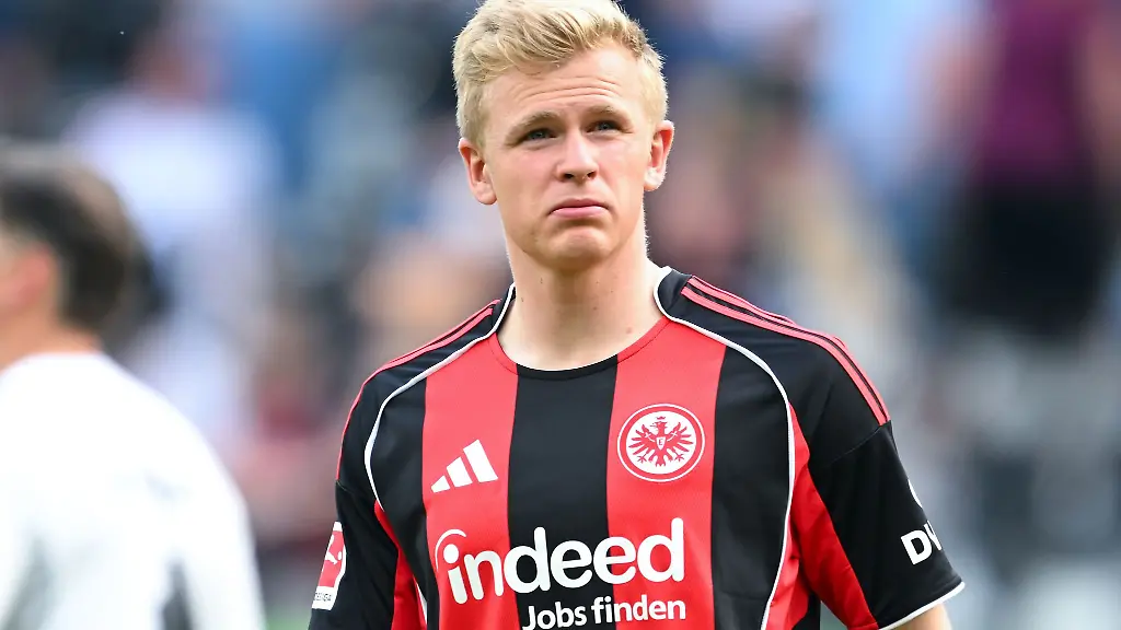 Traf-fuer-die-Eintracht-Jonathan-Burkardt