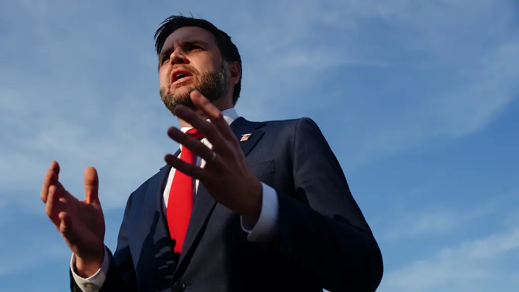 U-S-Vice-President-JD-Vance-speaks-to-members-of-the-media-before-boarding-Air-Force-Two-at-Emmen-Military-Air-Base-Emmen-Switzerland-Monday-June-22-2026-after-the-U-S-and-Iran-held-high-level-talks-at-the-Lake-Lucerne-Summit