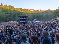 Mehrere Menschen im Krankenhaus: Verletzte bei Taubertal-Festival nach Verpuffung durch Campingkocher