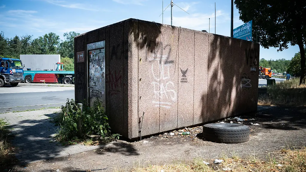 Wer-auf-einer-laengeren-Autofahrt-eine-Pause-einlegt-hofft-vor-allem-auf-eines-eine-saubere-Toilette