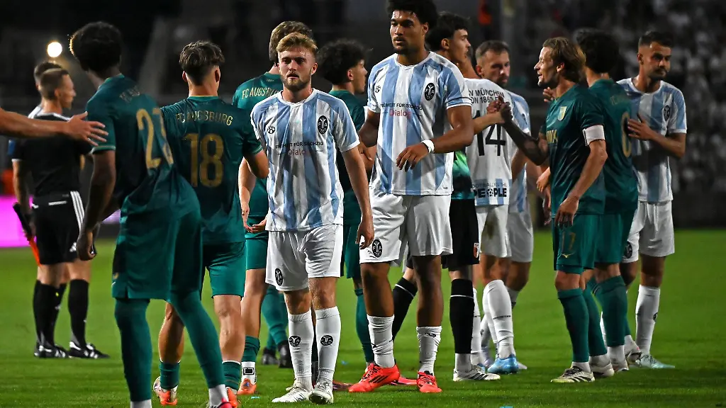 Die-Spieler-von-1860-Muenchen-waren-frustriert-nach-dem-2-2-gegen-Augsburg-II