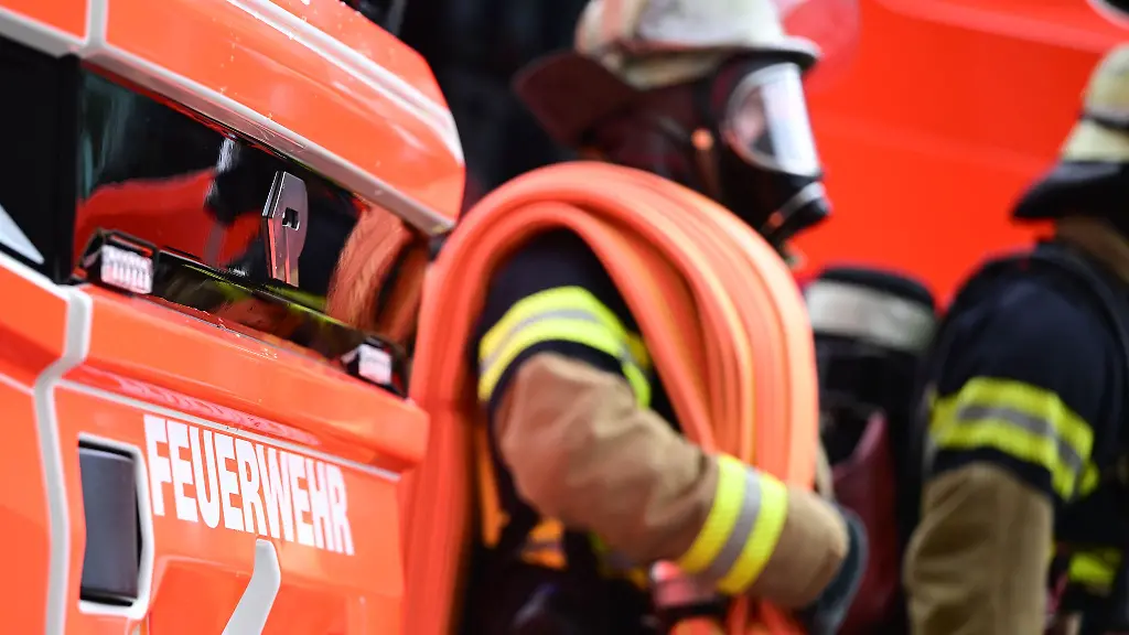 Die-Feuerwehr-musste-am-Morgen-nochmals-nach-loeschen