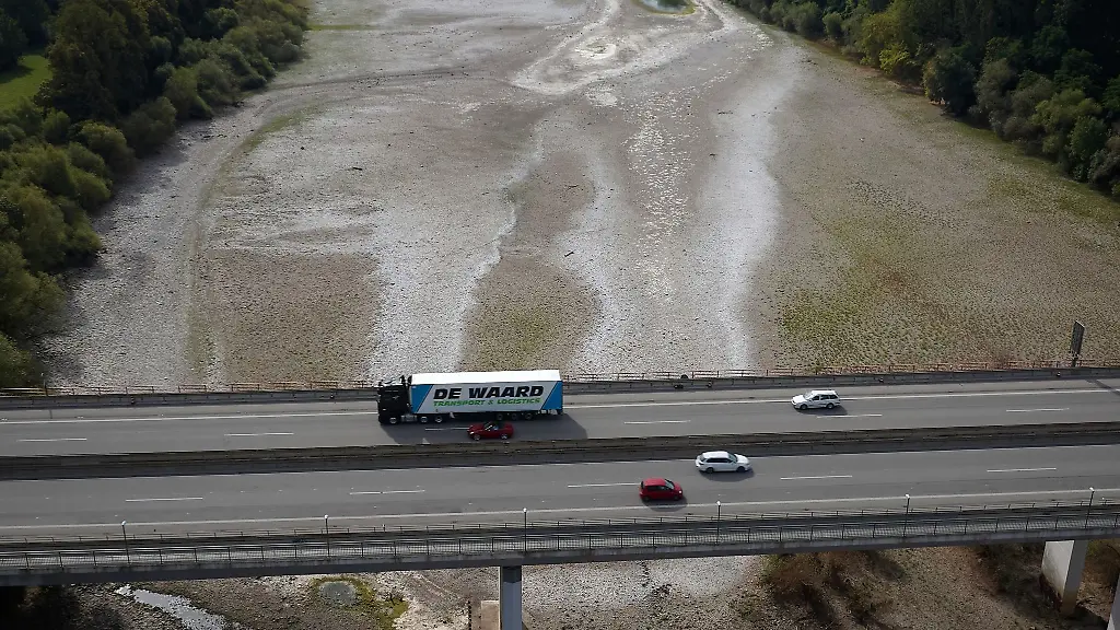 Die-Wasserstaende-bleiben-niedrig-in-der-neuen-Woche-sind-Gewitter-und-Regen-nur-gering-wahrscheinlich