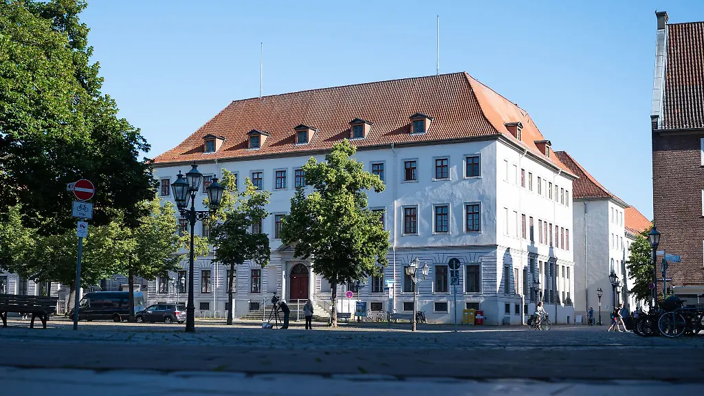 Die-Kammer-hat-drei-Sachverstaendige-hinzugezogen-um-zu-klaeren-ob-der-Angeklagte-krankheitsbedingt-beeintraechtigt-gewesen-war
