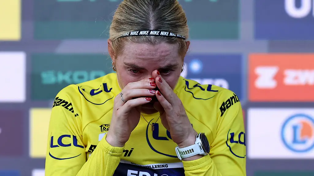 Cycling-Tour-de-France-Femmes-Stage-9-Nice-to-Nice-Nice-France-August-9-2026-FDJ-United-Suez-s-Demi-Vollering-celebrates-on-the-podium-wearing-the-yellow-jersey-after-winning-stage-9-and-the-Tour-de-France-Femmes-REUTERS-Manon-Cruz