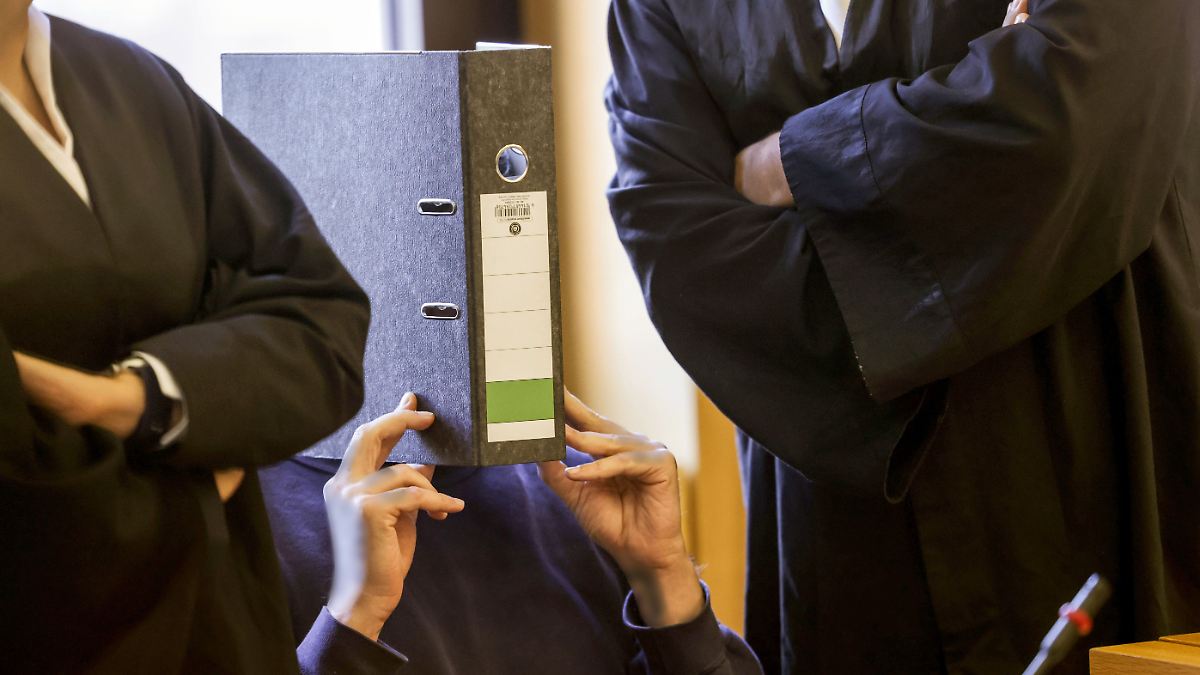 Justiz exhumiert viele Leichen: Brachte Ex-Pfleger mehr als 120 weitere Patienten um?