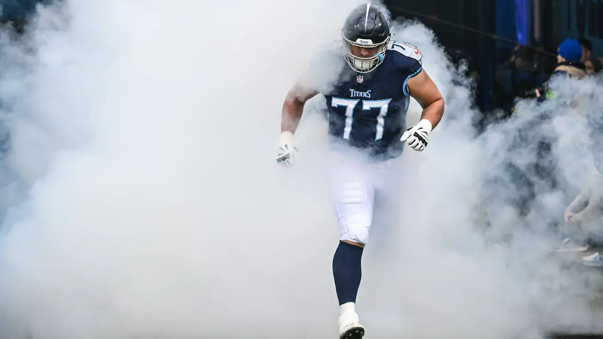 NASHVILLE-TN-JANUARY-07-Tennessee-Titans-offensive-tackle-Peter-Skoronski-77-takes-the-field-before-the-NFL-American-Football-Herren-USA-game-between-the-Tennessee-Titans-and-the-Jacksonville-Jaguars-on-January-7-2024-at-Nissan-Stadium-in-Nashville-TN