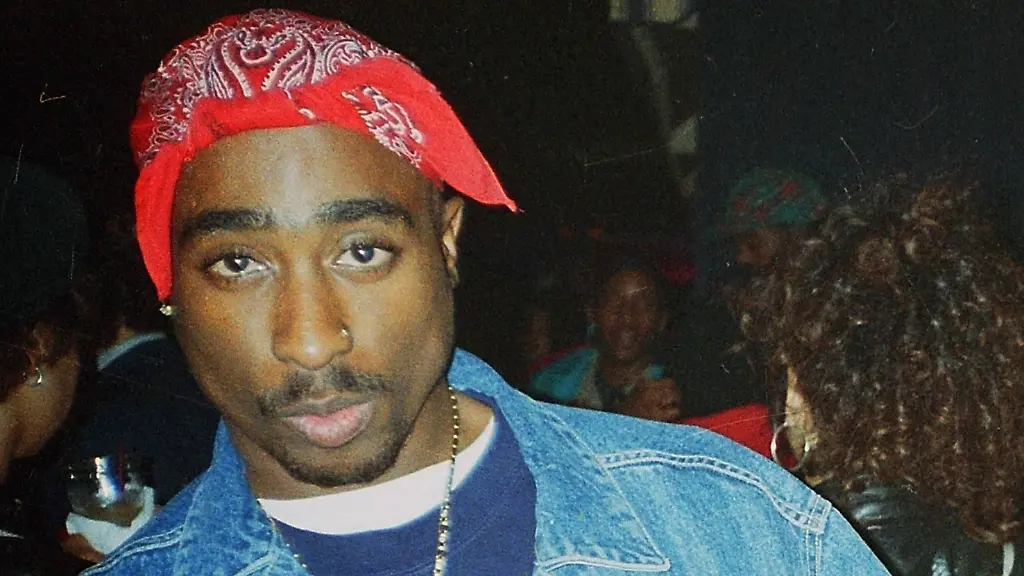 FILE-PHOTO-Man-Arrested-In-Connection-with-the-1996-Murder-Of-Tupac-Shakur-NEW-YORK-NY-1993-Rare-photo-of-Tupac-Shakur-in-1993-in-New-York-City-PUBLICATIONxNOTxINxUSA-Copyright-xGoshornx-xMediaPunchx
