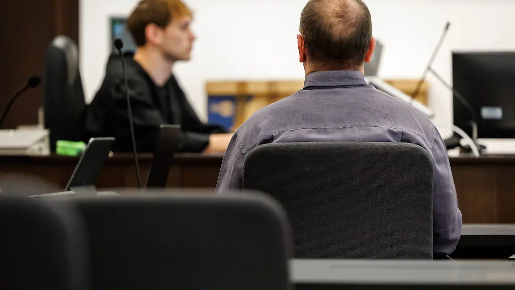 Die-Generalstaatsanwaltschaft-wirft-dem-53-Jaehrigen-aus-Mittelfranken-Rueckansicht-95-Taten-vor