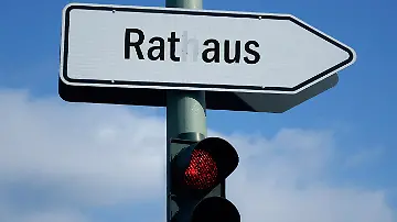 434989660