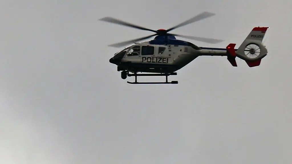 Bei-der-Suche-nach-dem-vermissten-jungen-Mann-am-Moritzsee-wurde-auch-ein-Hubschrauber-eingesetzt