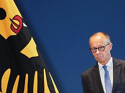 RTL/ntv-Trendbarometer : Merz' Ansehen fällt auf Rekordtief, Vertrauen in alle Parteien am Boden