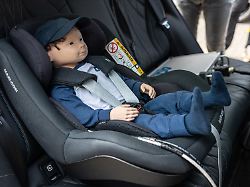 Fuer Seinen Praxistest Hat Der ADAC Spezielle Dummies Eingesetzt Die Auch Bewegungen Nachahmen