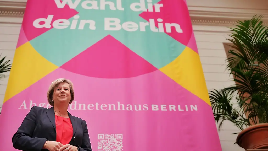 Die-Praesidentin-des-Berliner-Abgeordnetenhauses-Cornelia-Seibeld-wirbt-fuer-eine-hohe-Wahlbeteiligung-am-20-September