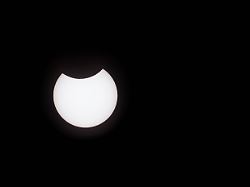Partielle Sonnenfinsternis 10 06 2021 Maximale Bedeckung 12