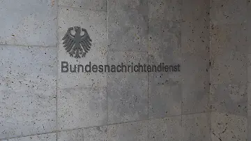 607858589