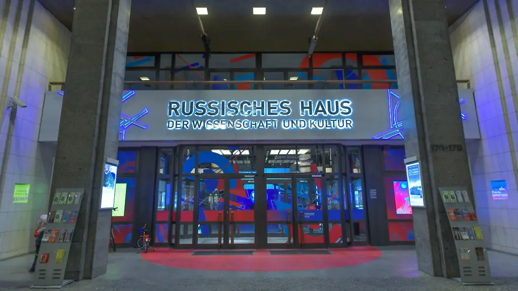 Russisches-Haus-der-Wissenschaft-und-Kultur-Friedrichstrasse-Mitte-Berlin-Deutschland