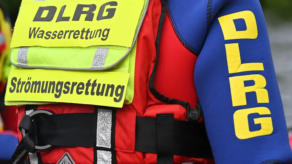 Die-DLRG-ist-an-der-Suche-nach-dem-Mann-beteiligt