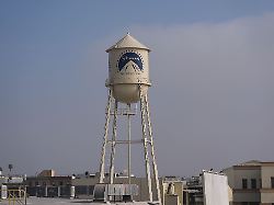Streit um Warner-Brothers-Deal: Filmstudio Paramount zieht offenbar aus Hollywood weg