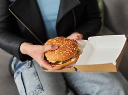 Kampf gegen Verpackungsmüll in EU: Fettabweisende Burger-Boxen sind Geschichte