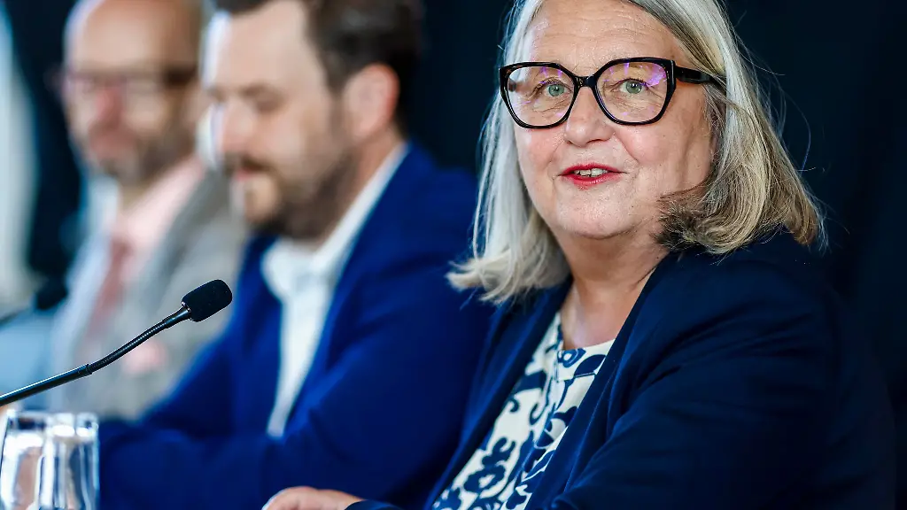 Bildungsministerin-Stenke-spricht-von-mehr-Lehrern-und-besserer-Unterrichtsversorgung-im-jetzt-beginnenden-neuen-Schuljahr