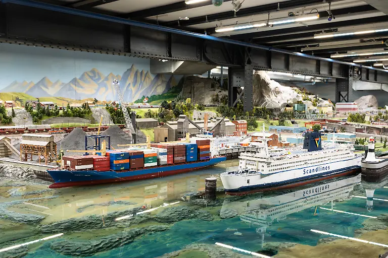 Aufnahme-des-Miniatur-Wunderlands-in-Hamburg