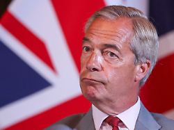 Historisch langer Wahlzettel: Farage kann Count Binface besiegen - vor allem aber sich selbst