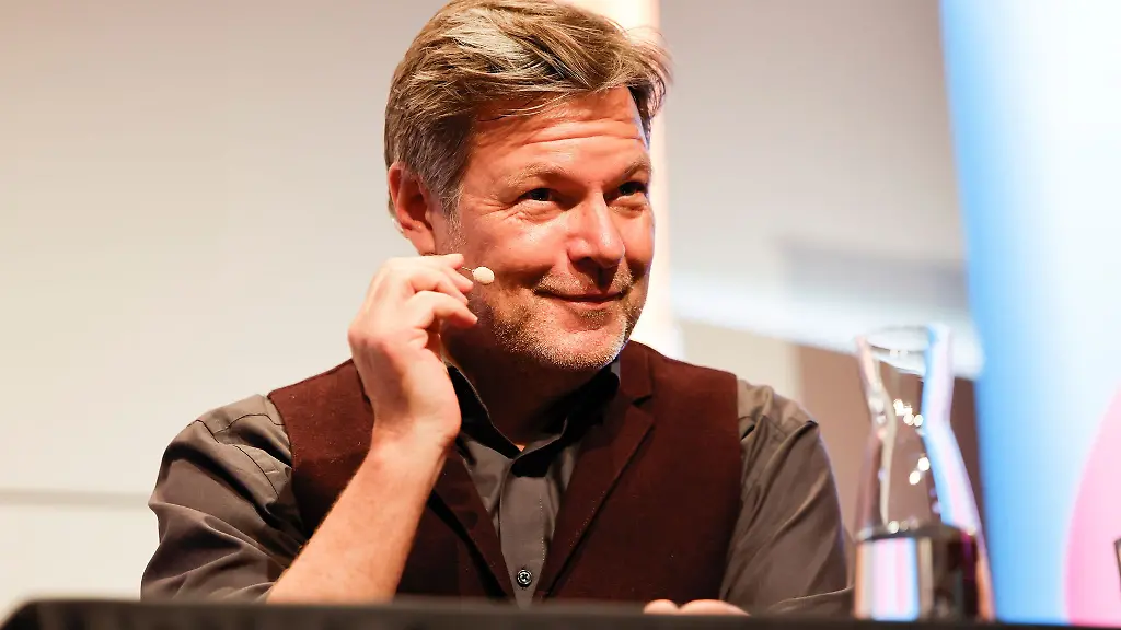 Robert-Habeck-soll-in-Goettingen-am-7-Oktober-in-der-Sheddachhalle-auftreten